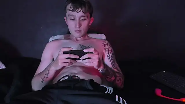 Snapshot of Dylanwhite23_ chatting on 11.23.25 Dylanwhite23 online show from 11.23.25