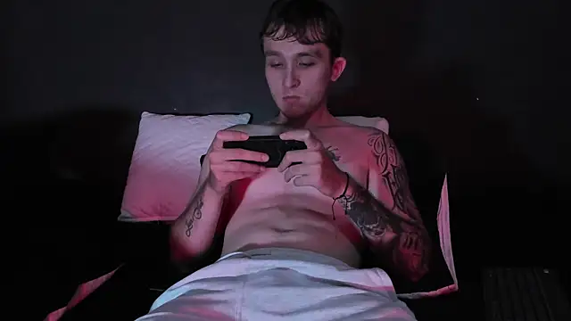 Snapshot of Dylanwhite23_ chatting on 11.26.25 Dylanwhite23 online show from 11.26.25