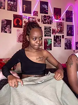 Snapshot of naughtybitches5 chatting on 12.09.24 naughtybitches5 online show from 12.09.24