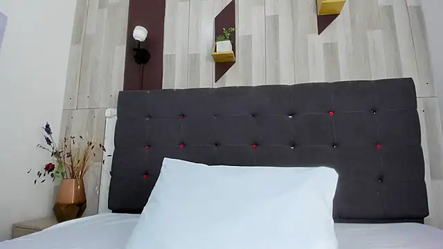 Snapshot of Anastasiapriest chatting on 09.25.25 Anastasiapriest online show from 09.25.25