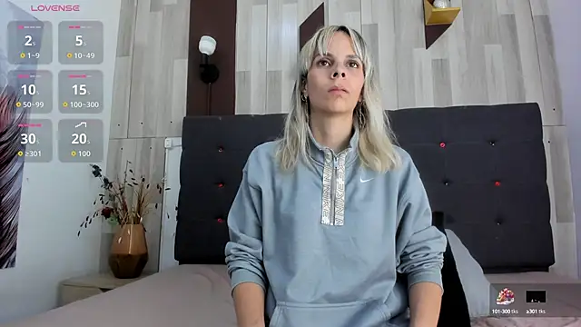 Snapshot of Anastasiapriest chatting on 10.10.25 Anastasiapriest online show from 10.10.25