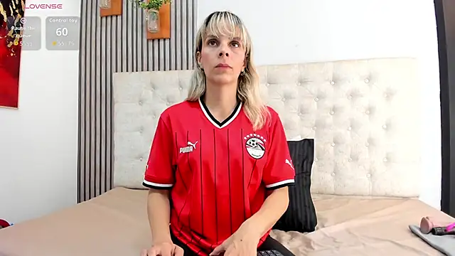 Snapshot of Anastasiapriest chatting on 11.26.25 Anastasiapriest online show from 11.26.25