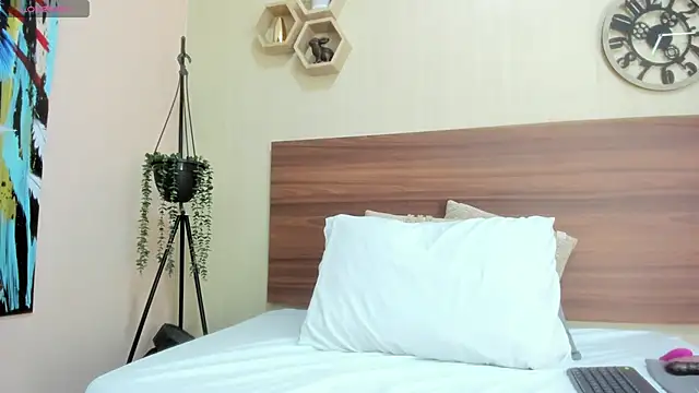 Snapshot of Anastasiapriest chatting on 12.04.25 Anastasiapriest online show from 12.04.25