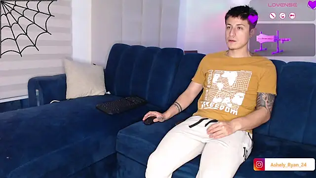 ashely ryan24 online show from 10.28.25