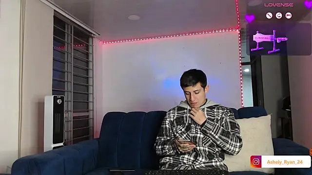 ashely ryan24 online show from 11.11.25