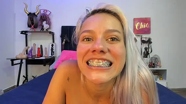 Snapshot of emmily_giraldo chatting on 01.10.25 emmily giraldo online show from 01.10.25