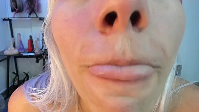 Snapshot of emmily_giraldo chatting on 01.21.25 emmily giraldo online show from 01.21.25