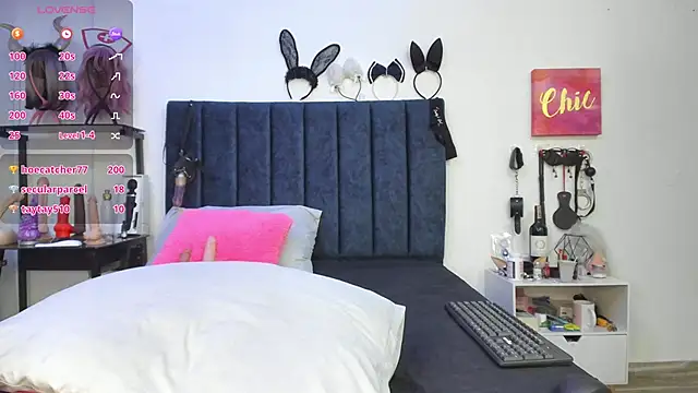 Snapshot of emmily_giraldo chatting on 01.27.25 emmily giraldo online show from 01.27.25