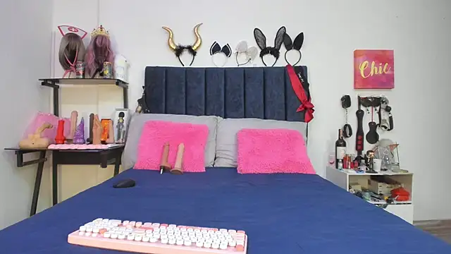 Snapshot of emmily_giraldo chatting on 11.10.25 emmily giraldo online show from 11.10.25