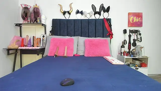 Snapshot of emmily_giraldo chatting on 11.13.25 emmily giraldo online show from 11.13.25