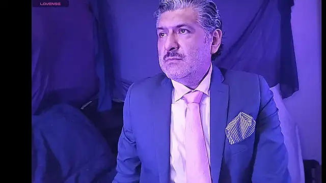 Snapshot of BushBator chatting on 02.13.26 BushBator online show from 02.13.26