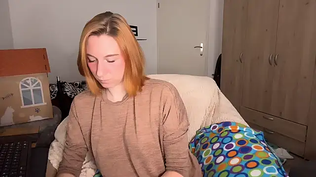 Snapshot of Caliiie-of chatting on 09.22.25 Caliiie-of online show from 09.22.25