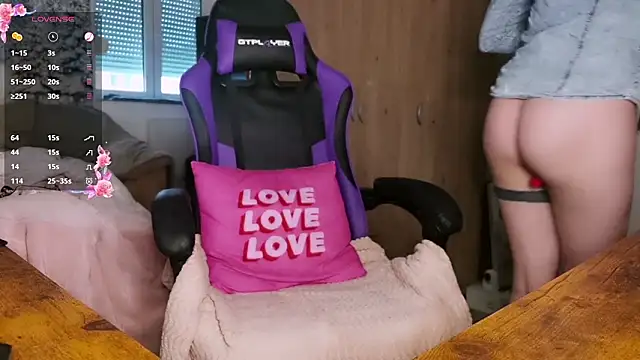 Snapshot of Caliiie-of chatting on 02.22.26 Caliiie-of online show from 02.22.26