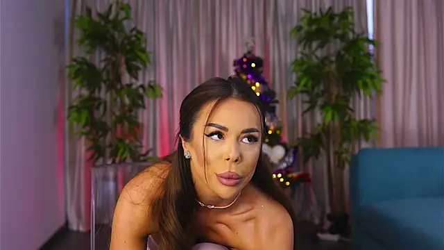 MissKiarra online show from 12.13.24