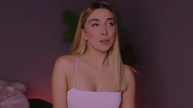 Snapshot of Jessielle chatting on 12.20.25 Jessielle online show from 12.20.25