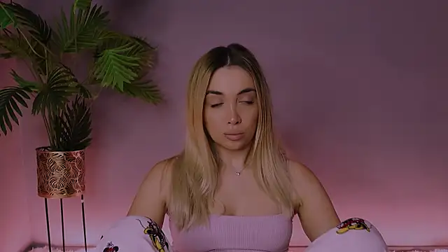 Snapshot of Jessielle chatting on 01.13.26 Jessielle online show from 01.13.26