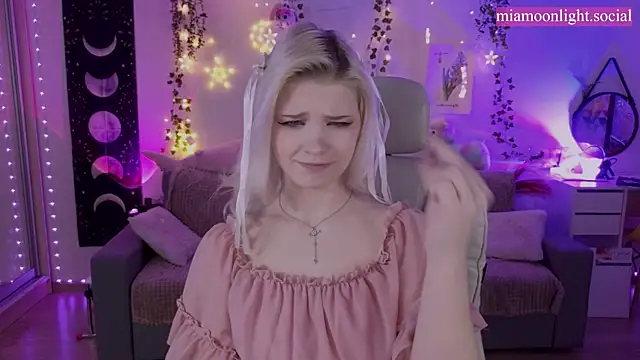 Snapshot of Moonlight_Mia chatting on 03.08.25 Moonlight Mia online show from 03.08.25