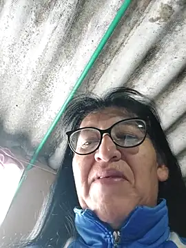 clarita 01 online show from 10.27.25