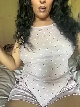 Snapshot of Indianbutter11 chatting on 03.17.25 Indianbutter11 online show from 03.17.25