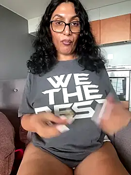 Snapshot of Indianbutter11 chatting on 11.05.25 Indianbutter11 online show from 11.05.25