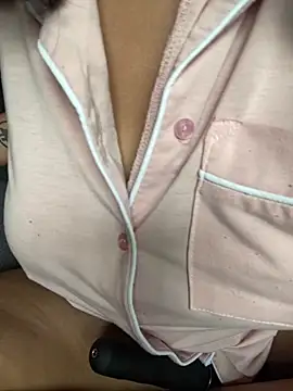 Snapshot of Indianbutter11 chatting on 11.11.25 Indianbutter11 online show from 11.11.25