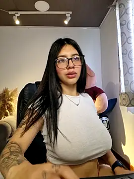 Snapshot of Alin_Aly chatting on 03.05.25 Alin Aly online show from 03.05.25