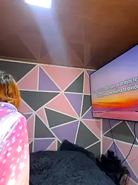 Emmily Walker online show from 11.26.25