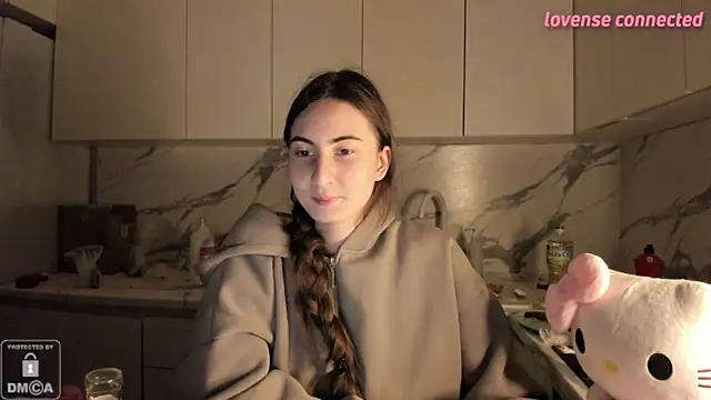 Ayesha Thebestt online show from 01.12.26