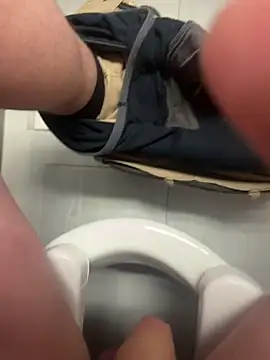 Snapshot of Bolo23693 chatting on 11.19.25 Bolo23693 online show from 11.19.25