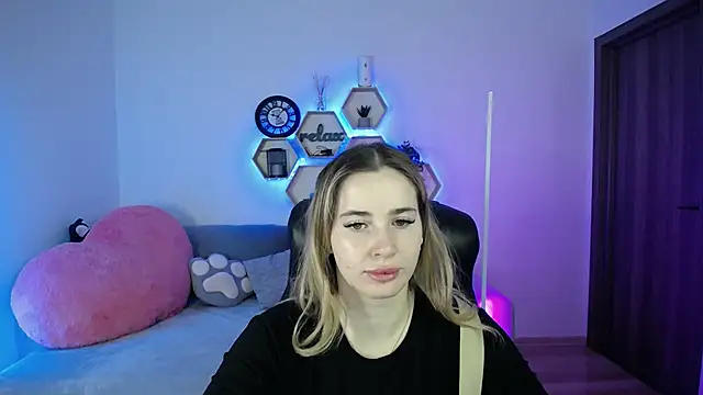 SabrinViolet online show from 02.15.26