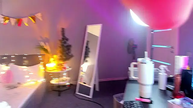 lilly Cherry  online show from 12.20.24