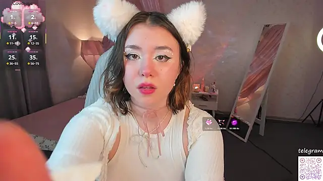 lilly Cherry  online show from 11.05.25