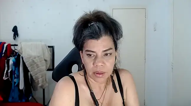 vikyadams online show from 02.26.25