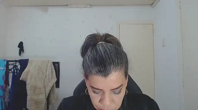 vikyadams online show from 03.01.25