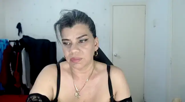 vikyadams online show from 03.05.25