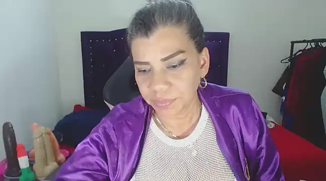 vikyadams online show from 03.20.25