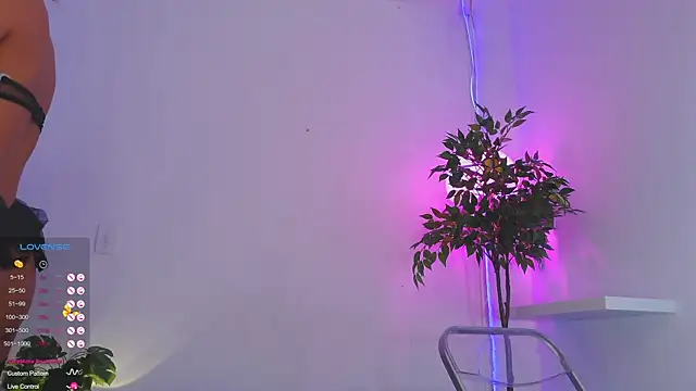 Snapshot of catalina__lovers chatting on 11.19.25 catalina lovers online show from 11.19.25