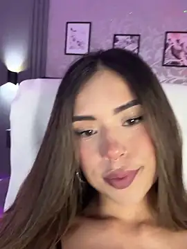 Snapshot of Luna__Ponce chatting on 12.30.24 Luna Ponce online show from 12.30.24