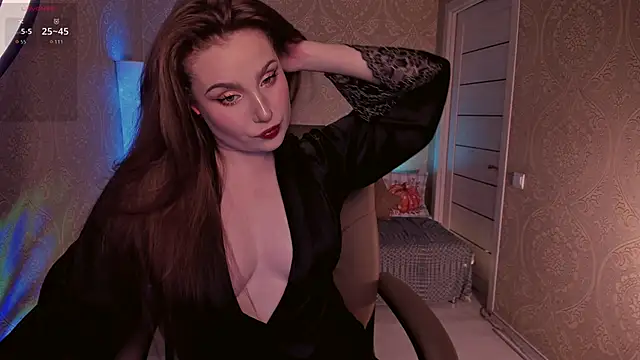 Snapshot of Eesmaaarrr chatting on 11.17.25 Eesmaaarrr online show from 11.17.25