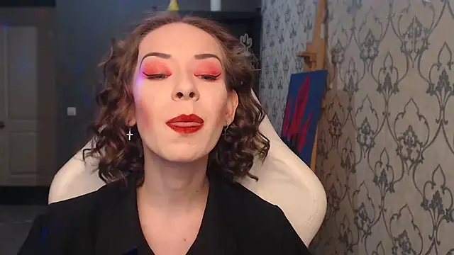 Snapshot of FascinatingEyess chatting on 06.16.26 FascinatingEyess online show from 06.16.26