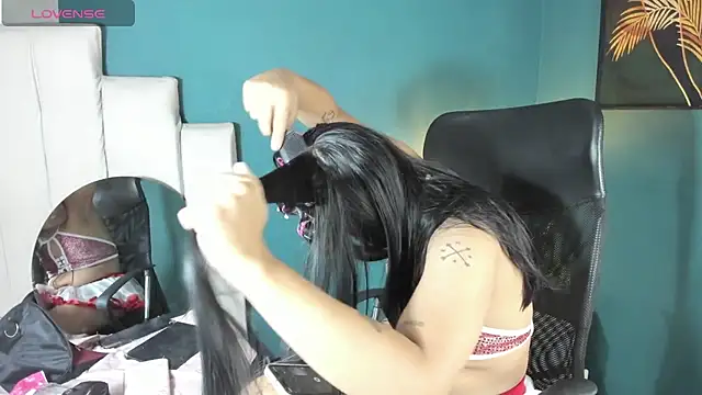 Snapshot of yossi_peach_cute chatting on 11.24.25 yossi peach cute online show from 11.24.25