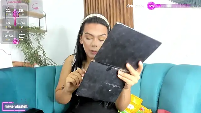 Snapshot of yossi_peach_cute chatting on 12.22.25 yossi peach cute online show from 12.22.25