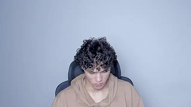 Snapshot of laurent_nova chatting on 11.14.25 laurent nova online show from 11.14.25