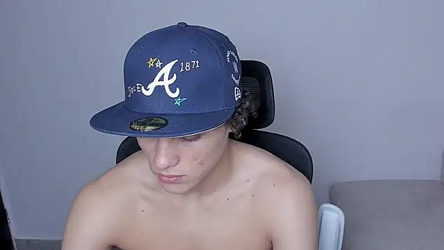 Snapshot of laurent_nova chatting on 12.01.25 laurent nova online show from 12.01.25