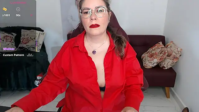 Snapshot of zehra_sanem chatting on 11.19.25 zehra sanem online show from 11.19.25