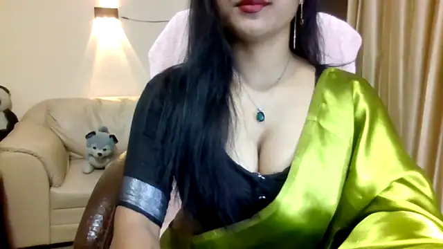 Queenhimanshi online show from 04.05.26