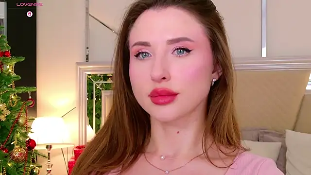 Snapshot of Jullia_Carter chatting on 12.16.25 Jullia Carter online show from 12.16.25