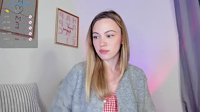 Snapshot of damn_cutie chatting on 11.17.25 damn cutie online show from 11.17.25