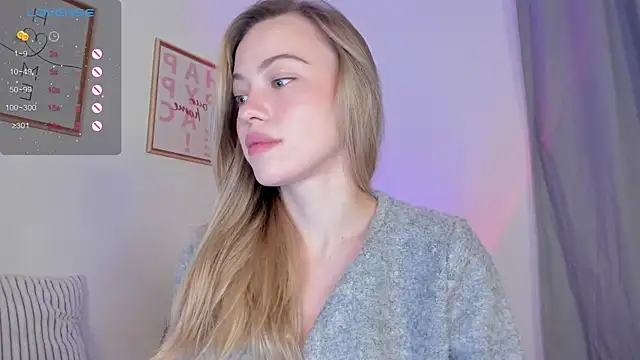 Snapshot of damn_cutie chatting on 11.23.25 damn cutie online show from 11.23.25