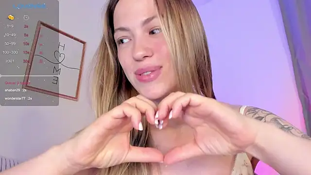 Snapshot of damn_cutie chatting on 04.15.26 damn cutie online show from 04.15.26